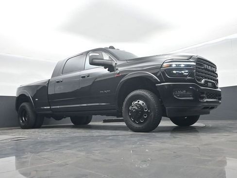 Used 2025 RAM 3500 Limited AWD/4WD image 50
