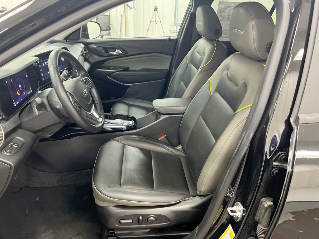 Used 2025 Chevrolet Trax ACTIV w/ Driver Confidence Package FWD image 19