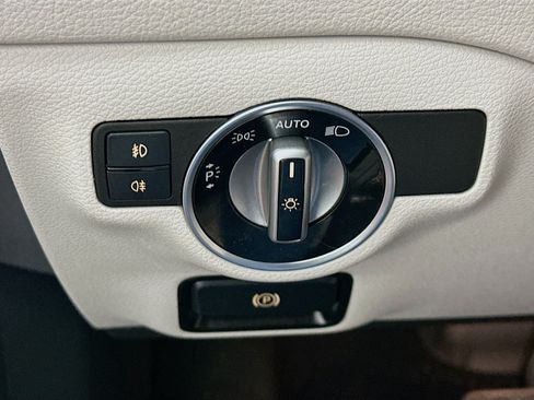 Used 2019 Mercedes-Benz GLA 250 4MATIC image 17