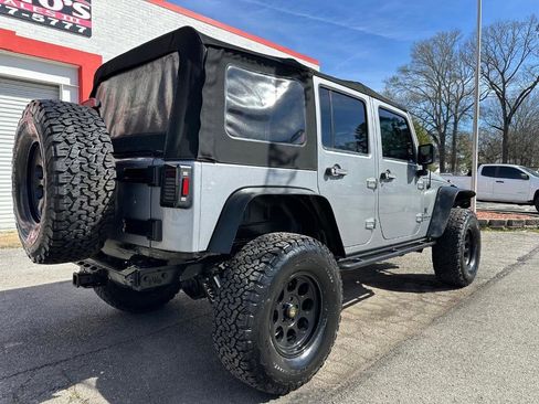 Used 2013 Jeep Wrangler Unlimited Sport image 8