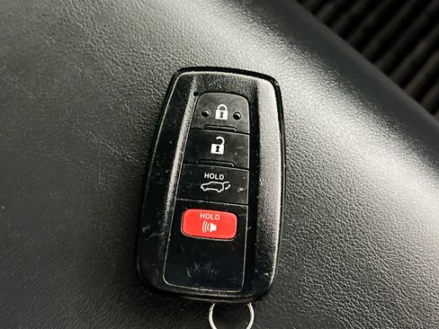 Used 2020 Toyota RAV4 XLE Premium image 36