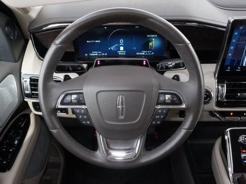 Used 2023 Lincoln Navigator Reserve AWD/4WD image 19