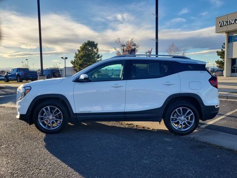 Used 2022 GMC Terrain SLT image 8