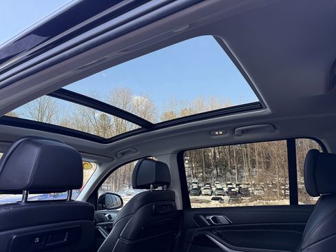 Used 2020 BMW X7 xDrive40i w/ Luxury Seating Package image 22