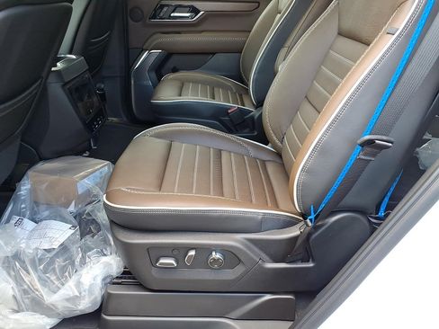 New 2026 GMC Yukon Denali Ultimate AWD/4WD image 13