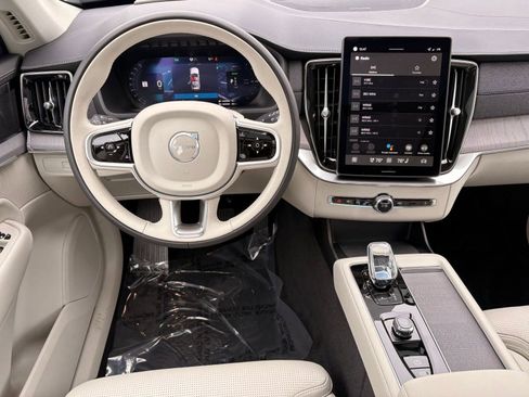 New 2026 Volvo XC90 T8 Ultra w/ Protection Package Premier image 23