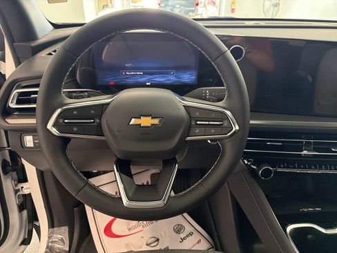 New 2026 Chevrolet Traverse LT w/ LPO, Floor Liner Package FWD image 16