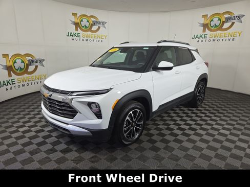 Certified 2025 Chevrolet TrailBlazer LT FWD image 3