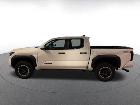 Used 2025 Toyota Tacoma TRD Off-Road image 9