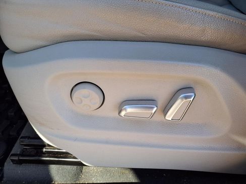 Used 2015 Audi Q5 2.0T Premium Plus w/ Technology Package image 11