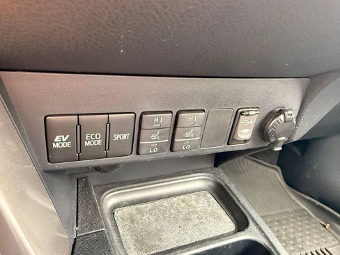 Used 2017 Toyota RAV4 Limited w/ All Weather Liner Package AWD/4WD image 12