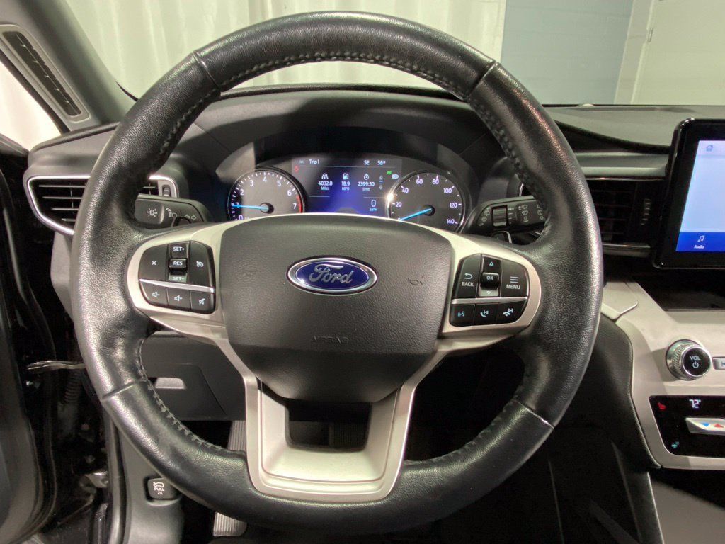 Used 2020 Ford Explorer XLT w/ Equipment Group 202A AWD/4WD image 21