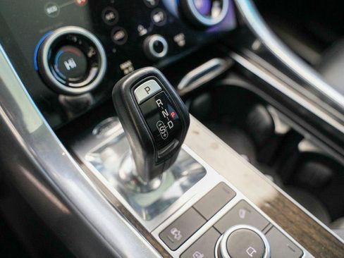 Used 2020 Land Rover Range Rover Sport HSE image 38