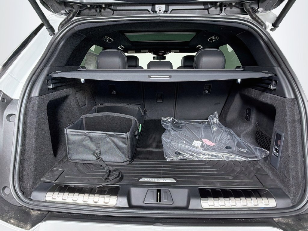 New 2027 Land Rover Range Rover Sport Dynamic SE AWD/4WD image 28