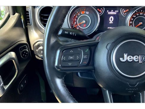 Used 2022 Jeep Wrangler Willys image 18