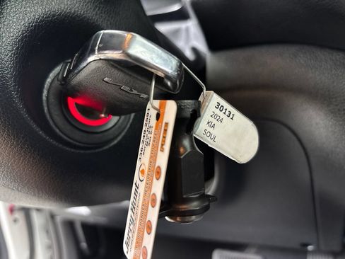 Used 2024 Kia Soul LX w/ Option Group 015 FWD image 15