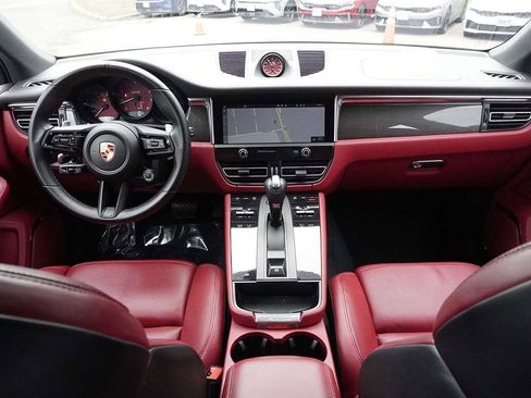 Used 2024 Porsche Macan GTS image 41