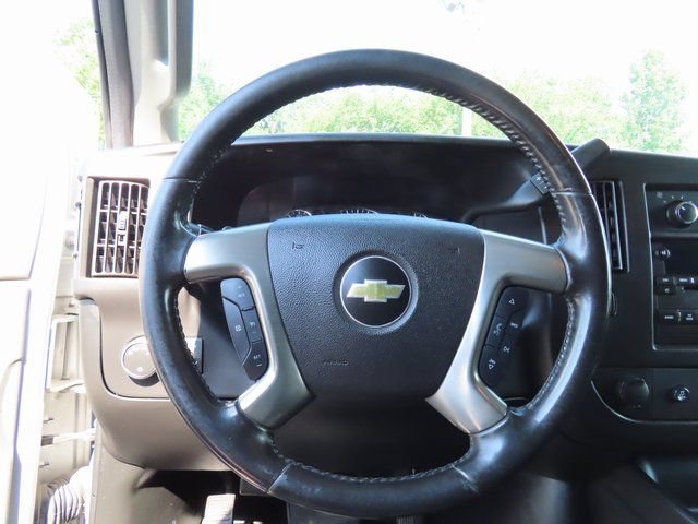 Used 2017 Chevrolet Express 2500 RWD image 17