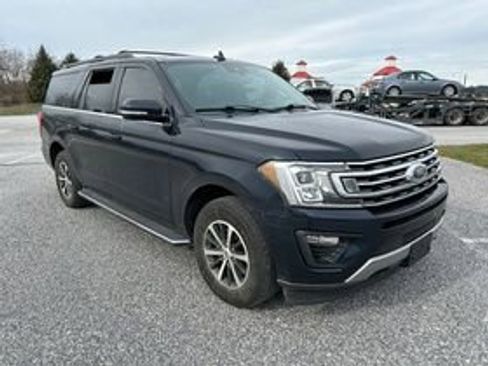 Used 2021 Ford Expedition Max XLT image 3