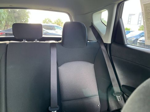 Used 2025 Kia Soul LX w/ LX Technology Package FWD image 30