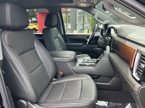 Used 2024 GMC Sierra 3500 Denali w/ Denali Reserve Package image 30