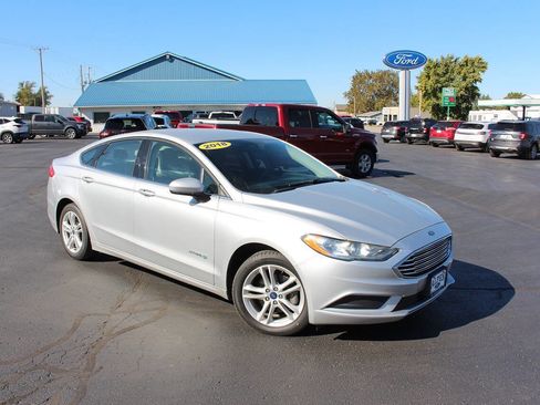 Used 2018 Ford Fusion S image 3