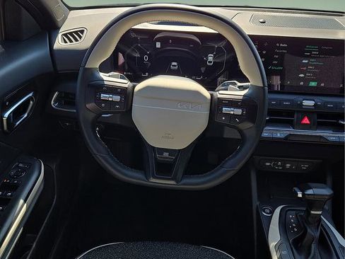 Used 2025 Kia K4 GT-Line w/ GT-Line Sunroof Package image 18