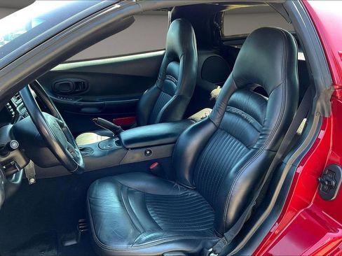Used 2002 Chevrolet Corvette Coupe w/ Preferred Equipment Group2 RWD image 18