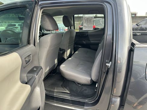 Used 2022 Toyota Tacoma SR AWD/4WD image 14