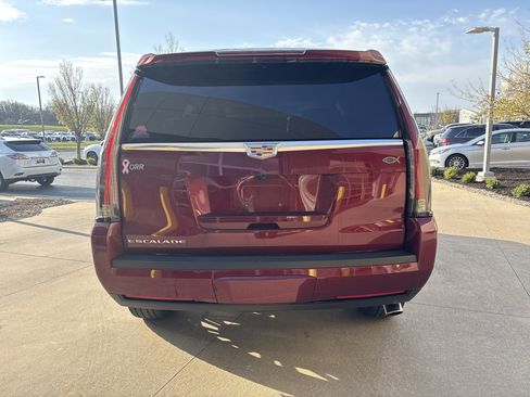 Used 2020 Cadillac Escalade Premium Luxury w/ LPO, Radiant Package image 9