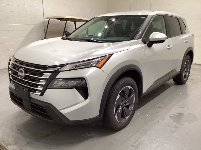 Used 2025 Nissan Rogue SV FWD image 3