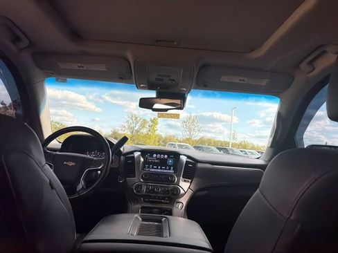 Used 2017 Chevrolet Tahoe LT w/ Luxury Package AWD/4WD image 22