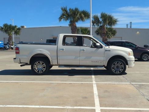 Used 2008 Lincoln Mark LT 4x4 image 3