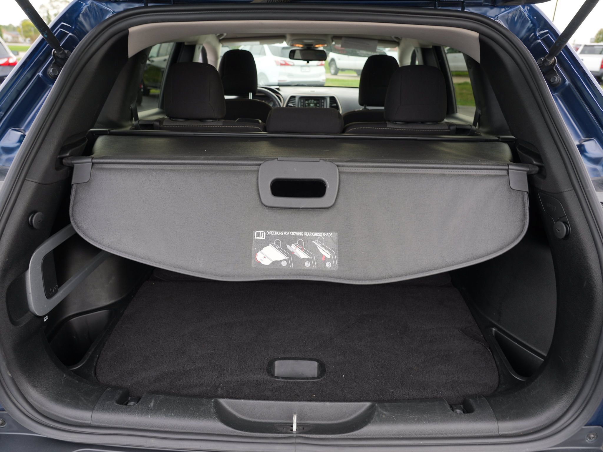 Used 2018 Jeep Cherokee Latitude w/ Safety Group AWD/4WD image 28