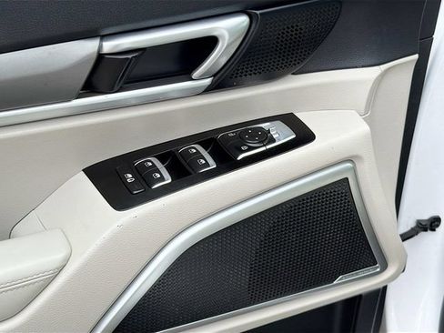 Used 2021 Kia Telluride S FWD image 17