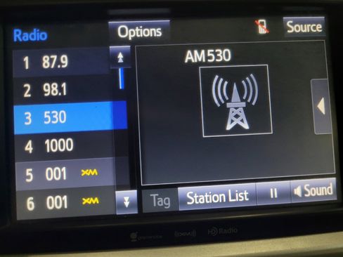 Used 2019 Toyota Highlander XLE AWD/4WD image 25