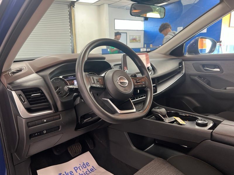 Used 2023 Nissan Rogue SV AWD/4WD image 17