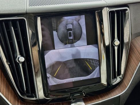 Used 2024 Volvo XC60 B5 Plus w/ Protection Package Premier AWD/4WD image 17