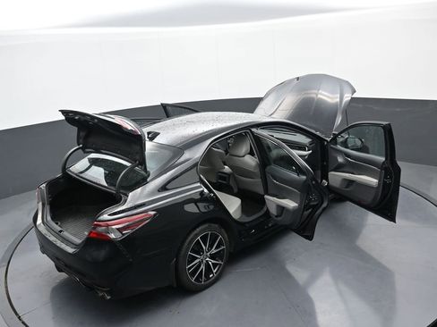 Used 2024 Toyota Camry SE image 42