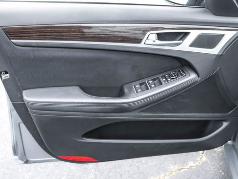 Used 2015 Hyundai Genesis 3.8 image 24