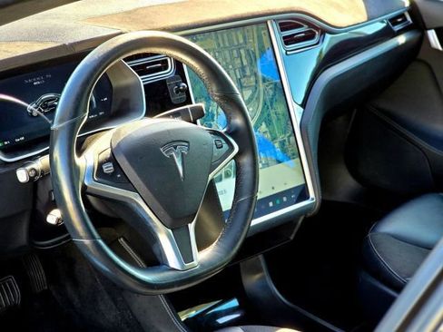 Used 2015 Tesla Model S 85D image 12