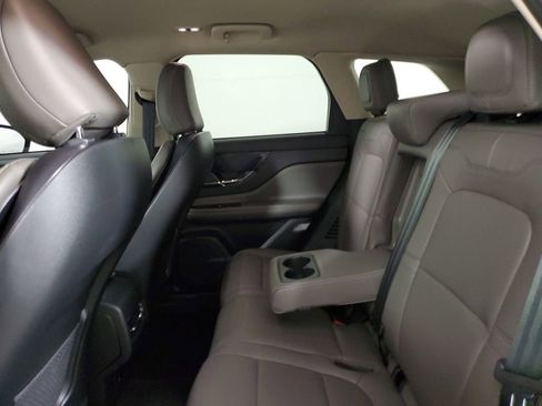 Used 2023 Lincoln Corsair AWD image 11