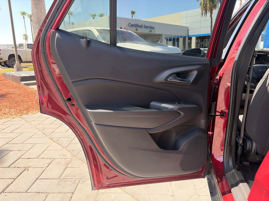 Used 2025 Chevrolet Trax RS w/ Driver Confidence Package FWD image 16