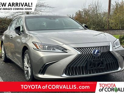 Used 2020 Lexus ES 300h w/ Luxury Package