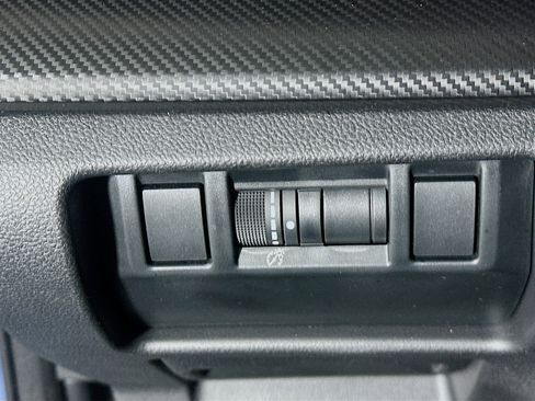 Used 2024 Subaru Crosstrek 2.0i Premium image 17