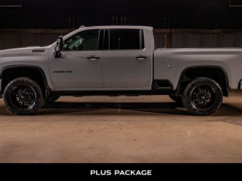 Used 2024 Chevrolet Silverado 2500 LTZ w/ LTZ Plus Package image 5