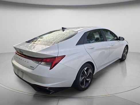 Used 2023 Hyundai Elantra Limited FWD image 5