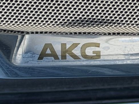 Used 2023 Cadillac Escalade Premium Luxury w/ Performance Package image 28