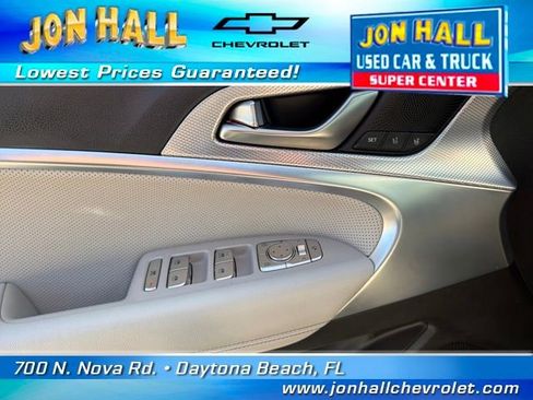 Used 2023 Genesis G70 3.3T image 23