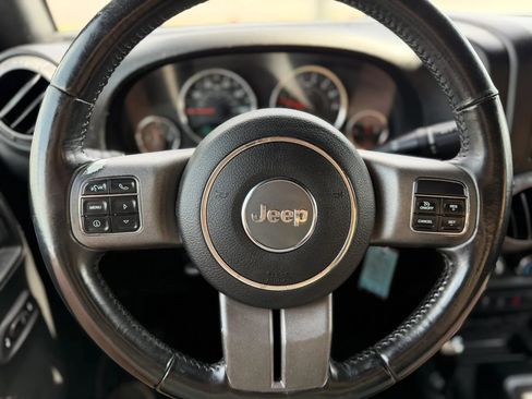 Used 2017 Jeep Wrangler Sport AWD/4WD image 10